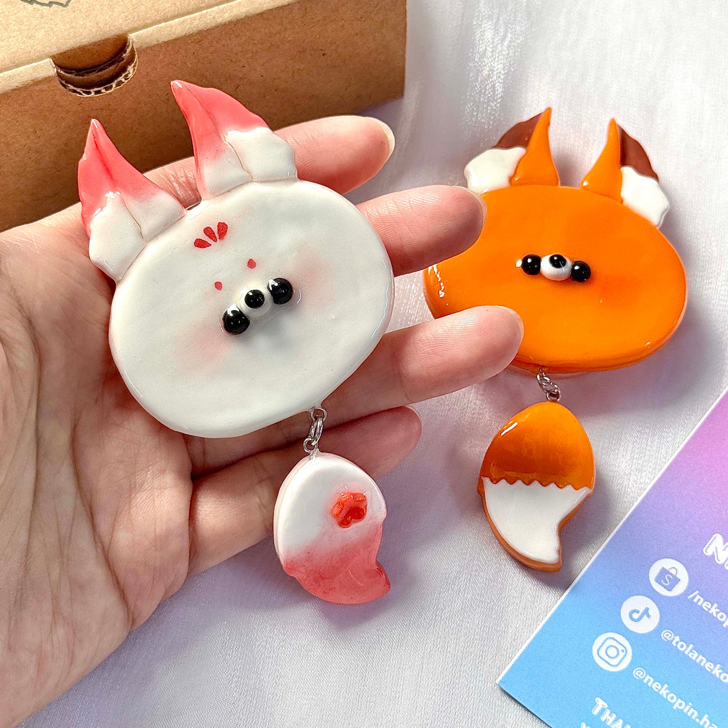 (Pre-order) RED & ORANGE FOX POPSOCKET / GRIPTOK