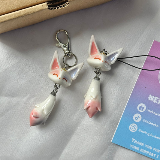 (Pre-order) DREAMY FOX KEYCHAIN / PHONE CHARM