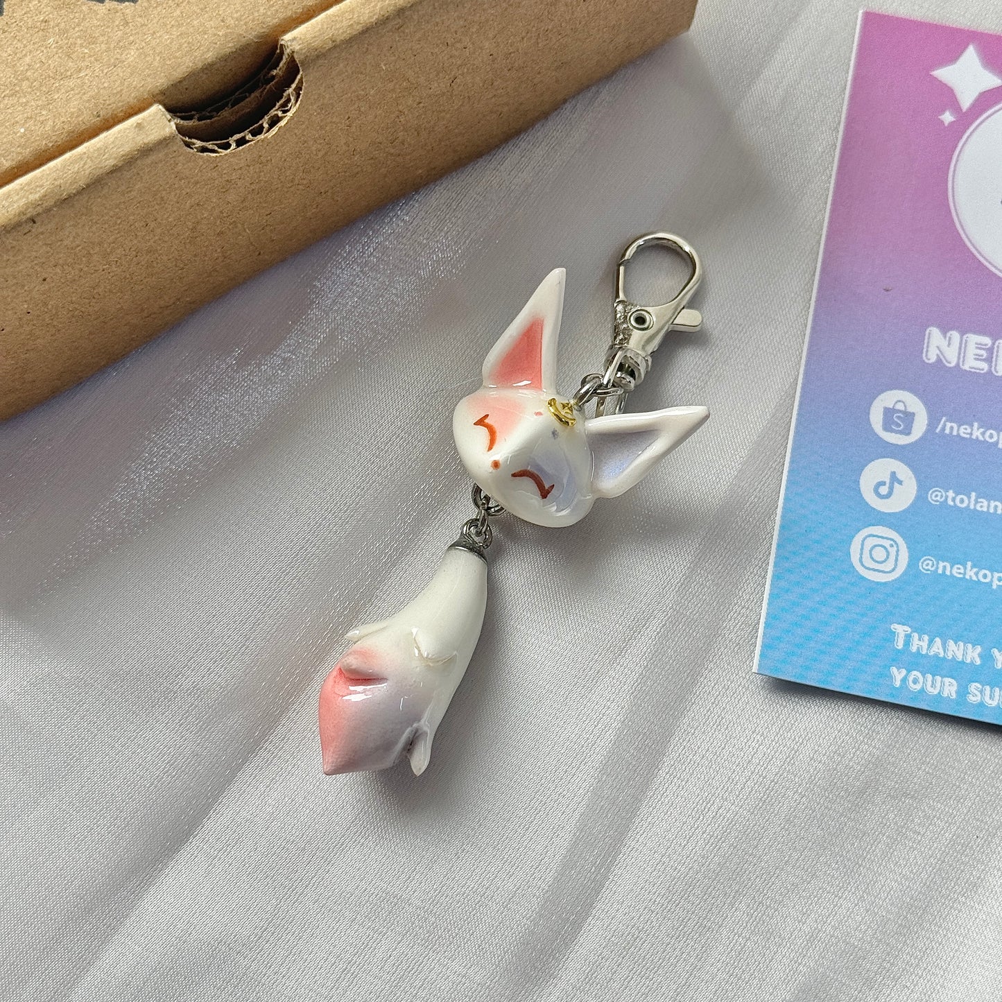 (Pre-order) DREAMY FOX KEYCHAIN / PHONE CHARM