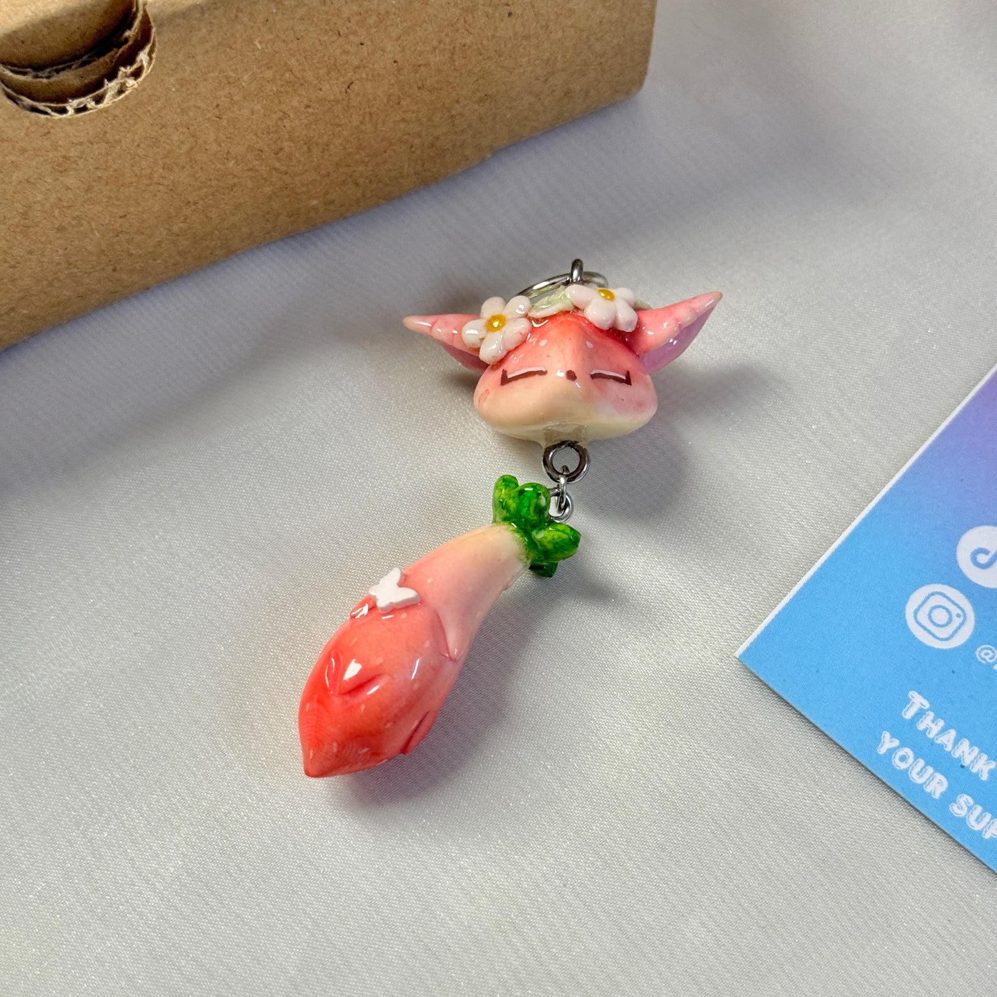 (Pre-order) STRAWBERRY FOX KEYCHAIN / PHONE CHARM