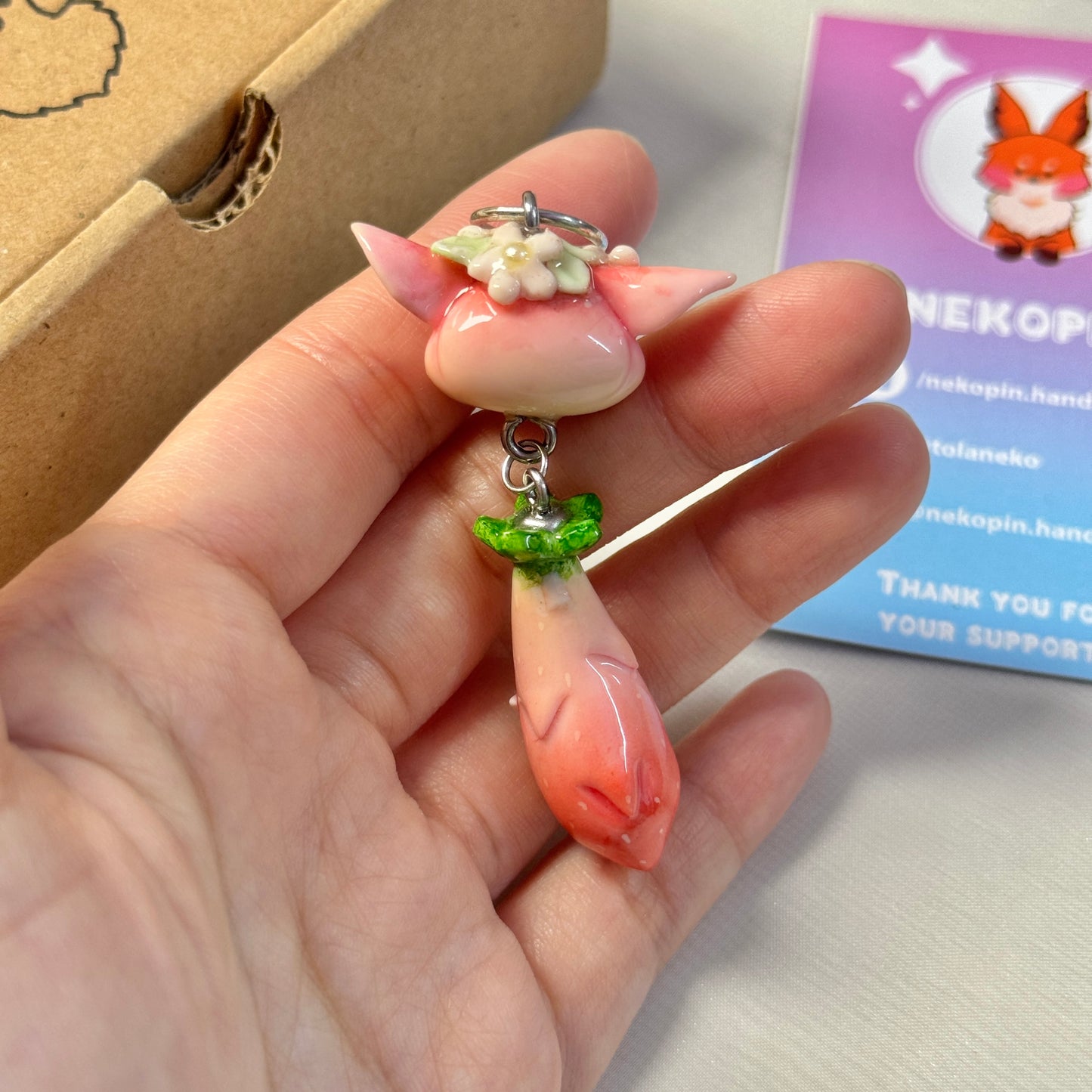 (Pre-order) STRAWBERRY FOX KEYCHAIN / PHONE CHARM