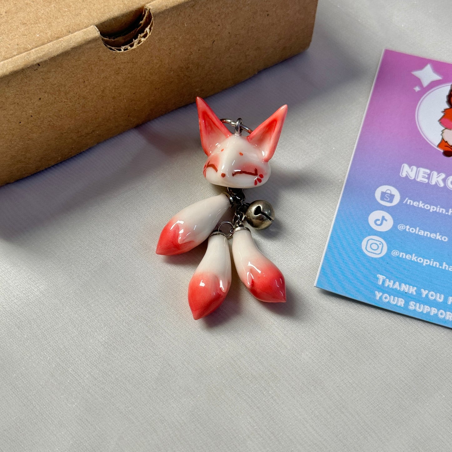 (Pre-Order) THREE-TAILED FOX KEYCHAIN / PHONE CHARM