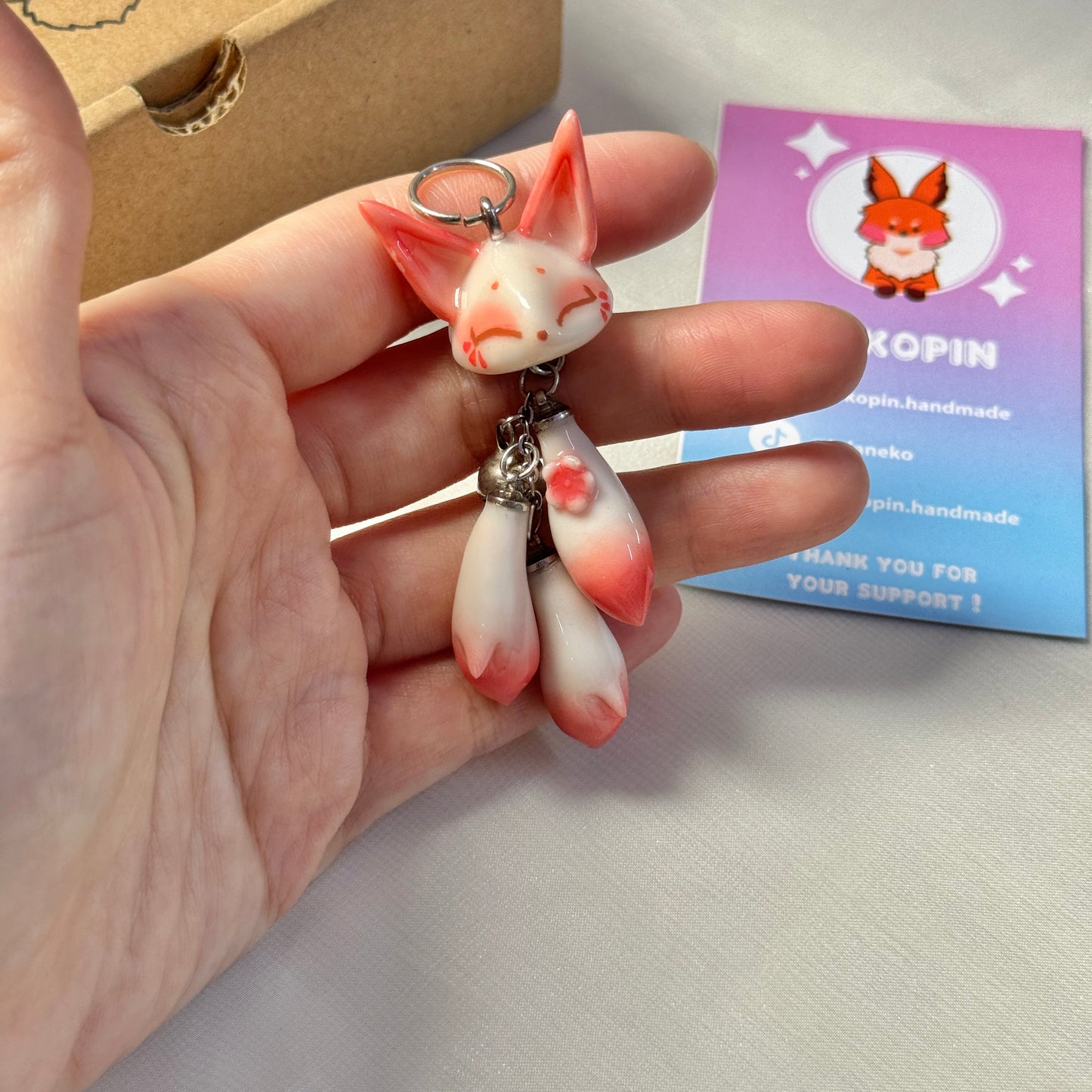 (Pre-Order) THREE-TAILED FOX KEYCHAIN / PHONE CHARM