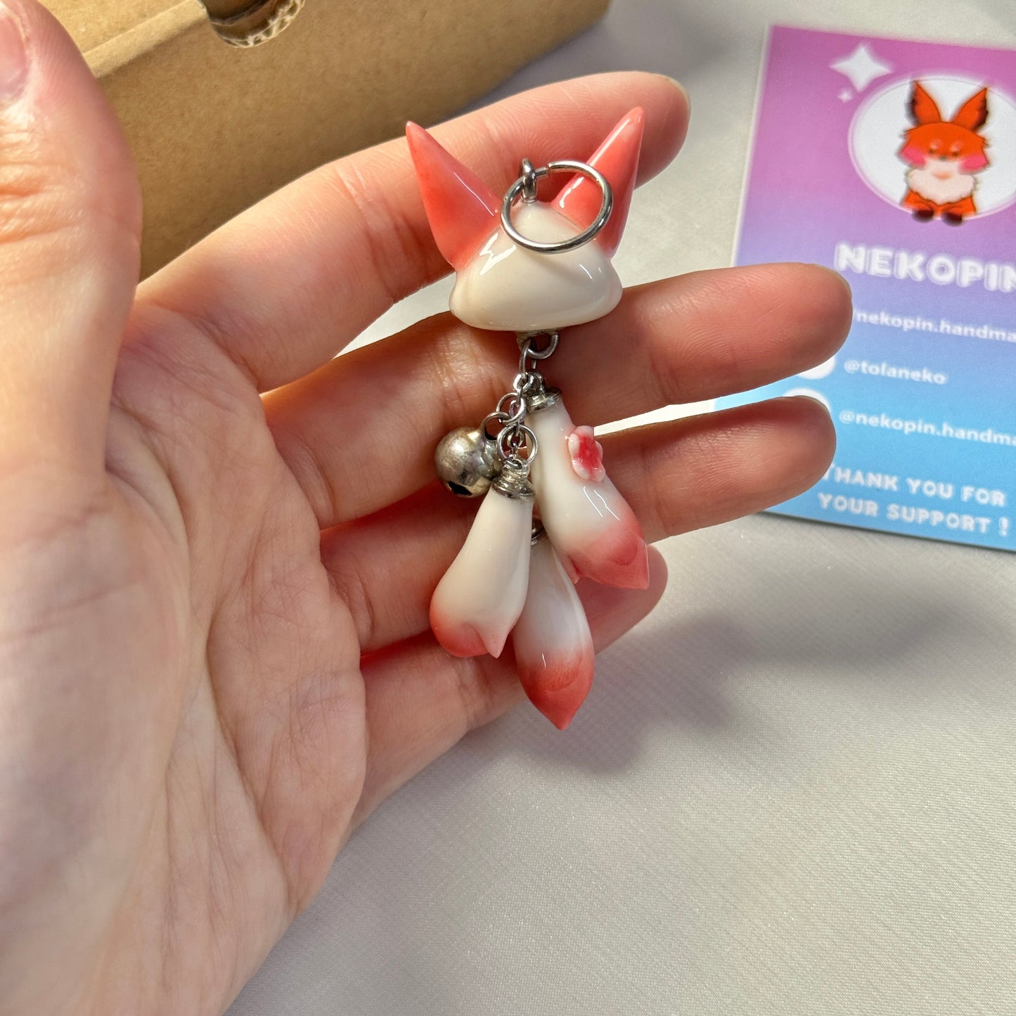 (Pre-Order) THREE-TAILED FOX KEYCHAIN / PHONE CHARM