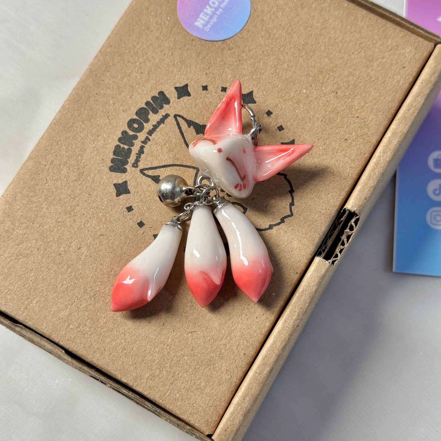 (Pre-Order) THREE-TAILED FOX KEYCHAIN / PHONE CHARM