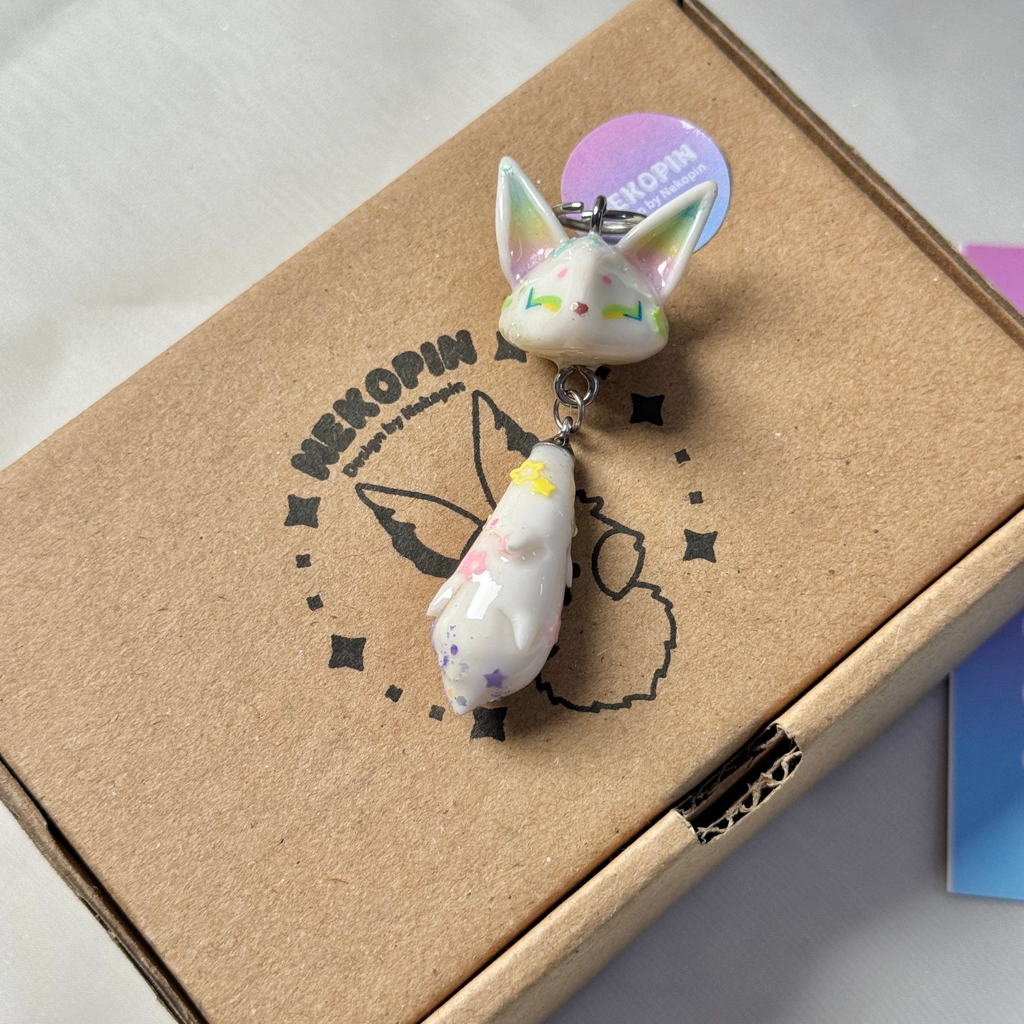 (Pre-Order) RAINBOW FOX KEYCHAIN / PHONE CHARM