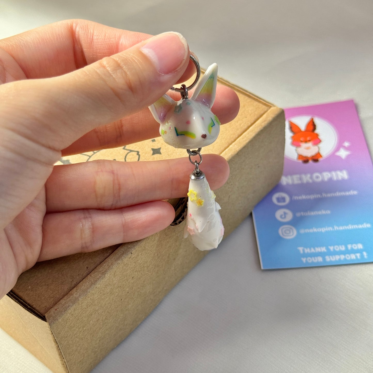 (Pre-Order) RAINBOW FOX KEYCHAIN / PHONE CHARM