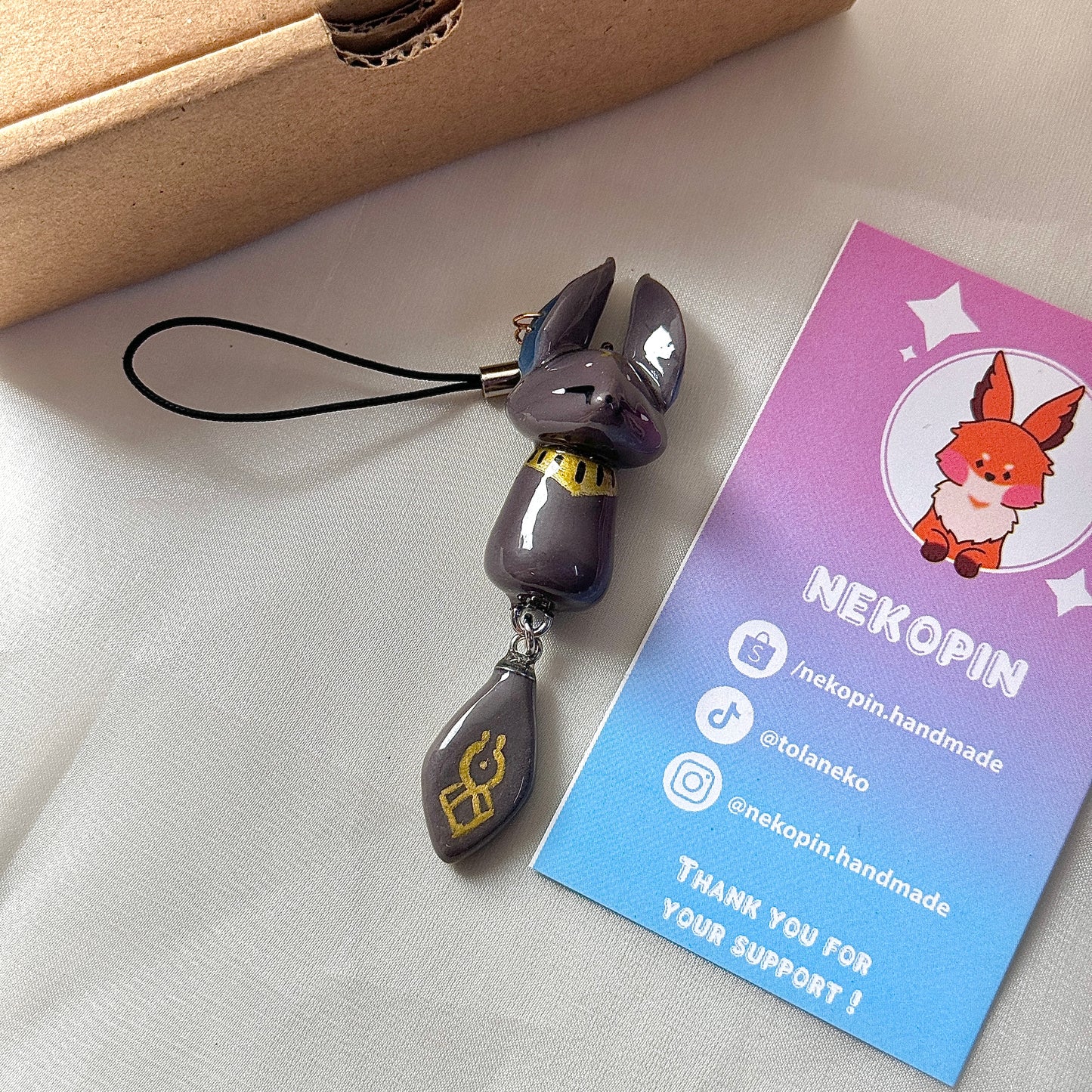 (Pre-Order) CYNO FOX KEYCHAIN / PHONE CHARM