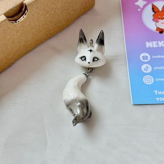 (Pre-Order) ASHEN WOLF KEYCHAIN / PHONE CHARM