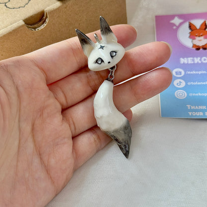 (Pre-Order) ASHEN WOLF KEYCHAIN / PHONE CHARM