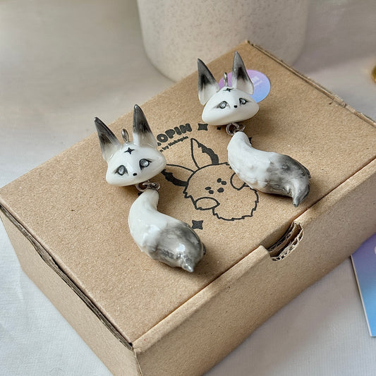 (Pre-Order) ASHEN WOLF KEYCHAIN / PHONE CHARM