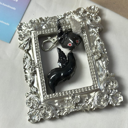 (Pre-Order) TWIN FLAME WOLF KEYCHAIN / PHONE CHARM