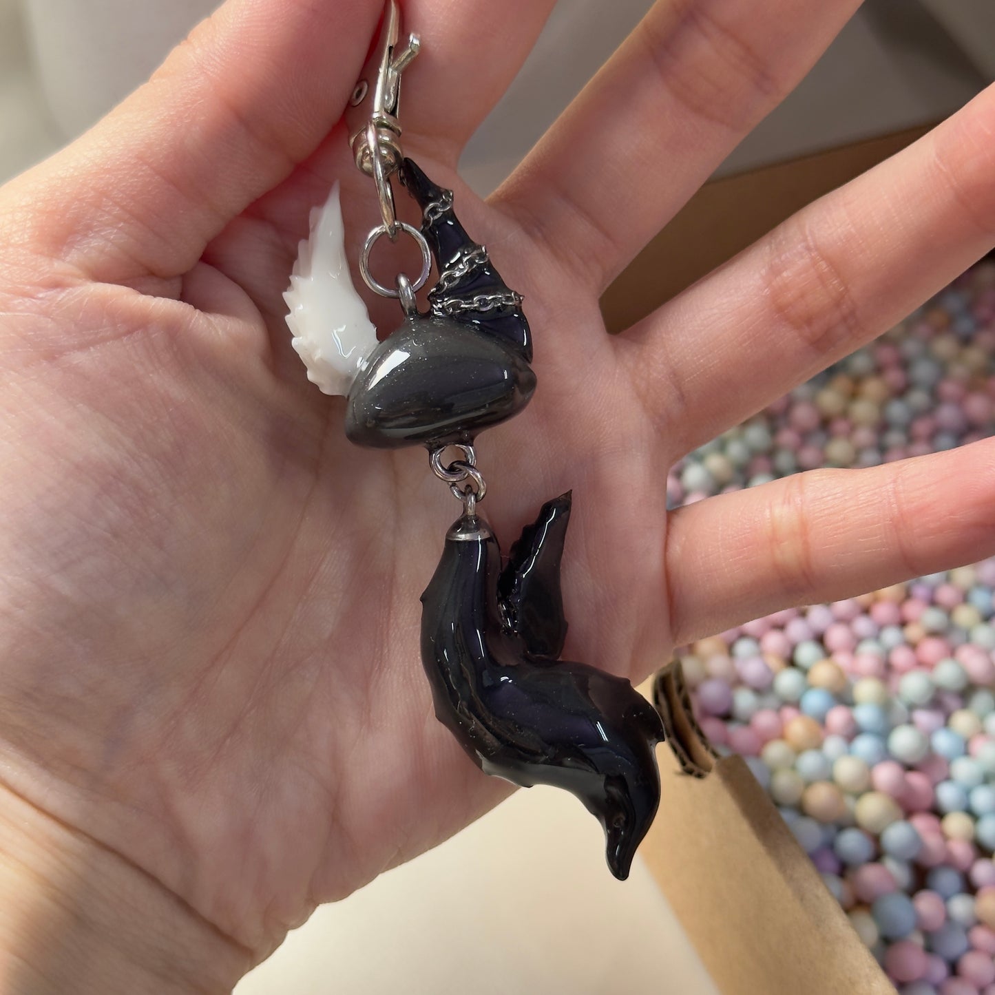(Pre-Order) TWIN FLAME WOLF KEYCHAIN / PHONE CHARM
