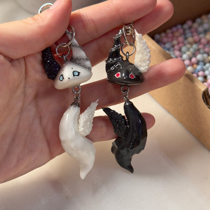(Pre-Order) TWIN FLAME WOLF KEYCHAIN / PHONE CHARM