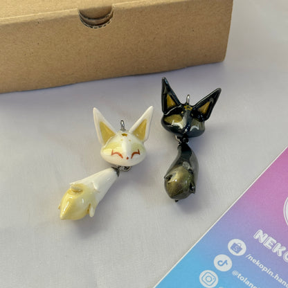 (Pre-order) DAY & NIGHT FOX KEYCHAIN / PHONE CHARM