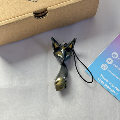 (Pre-order) DAY & NIGHT FOX KEYCHAIN / PHONE CHARM