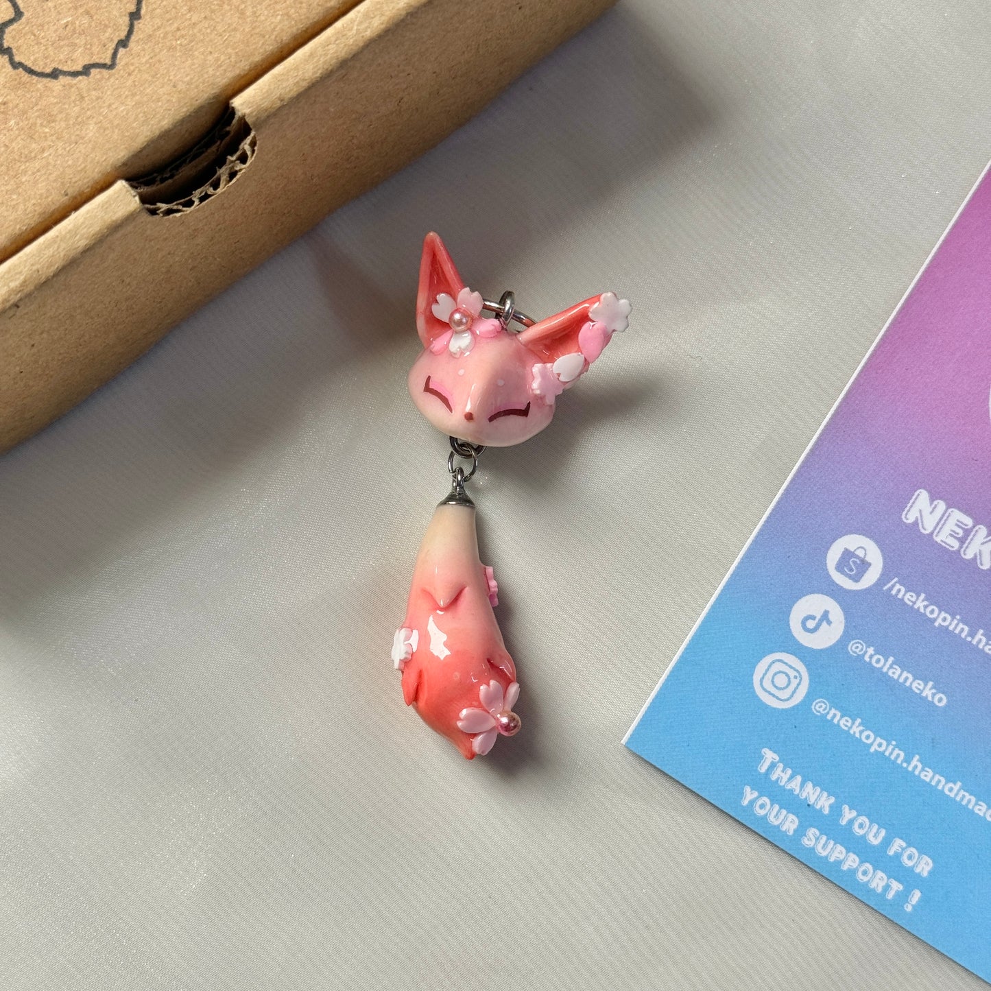 (Pre-order) SAKURA FOX KEYCHAIN / PHONE CHARM