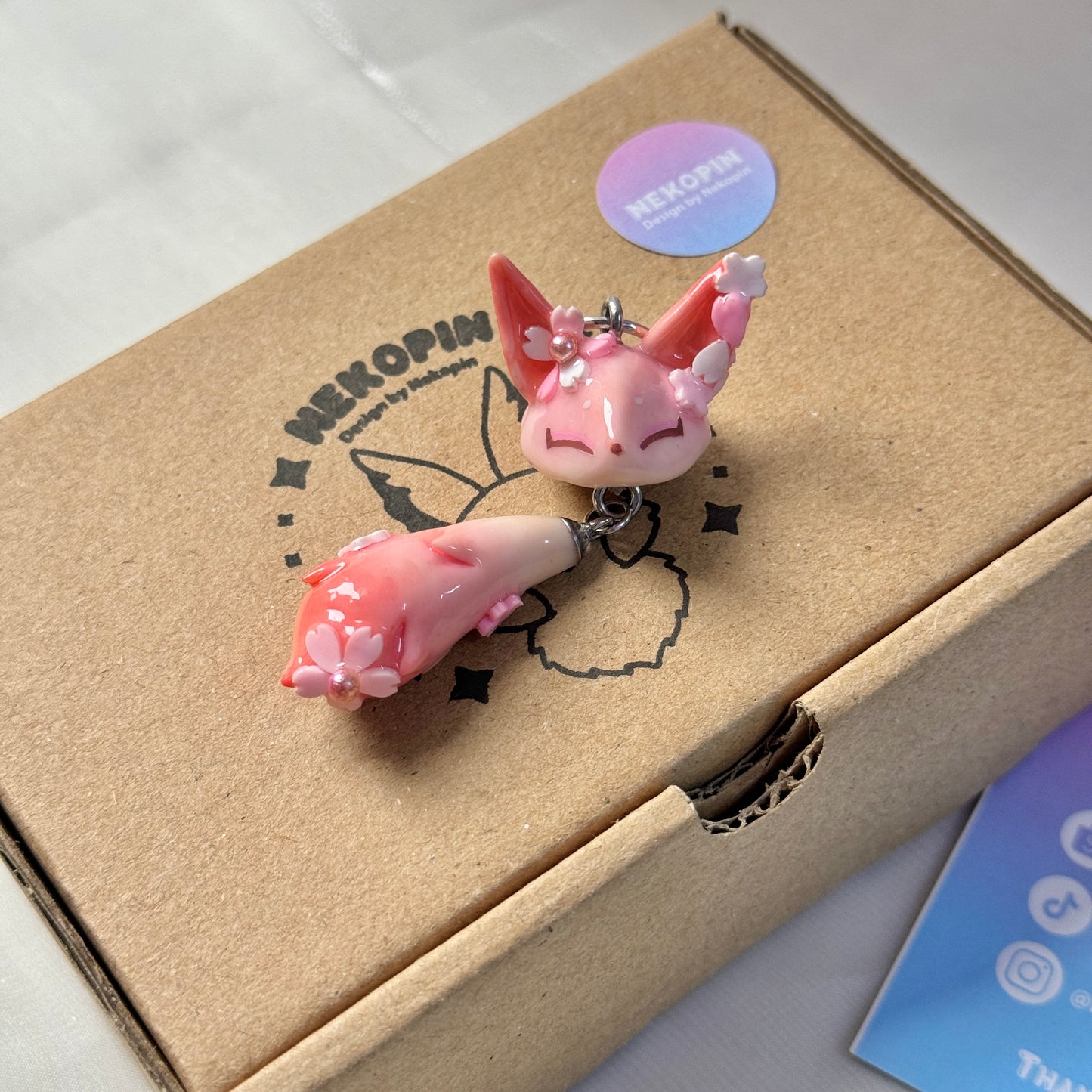 (Pre-order) SAKURA FOX KEYCHAIN / PHONE CHARM