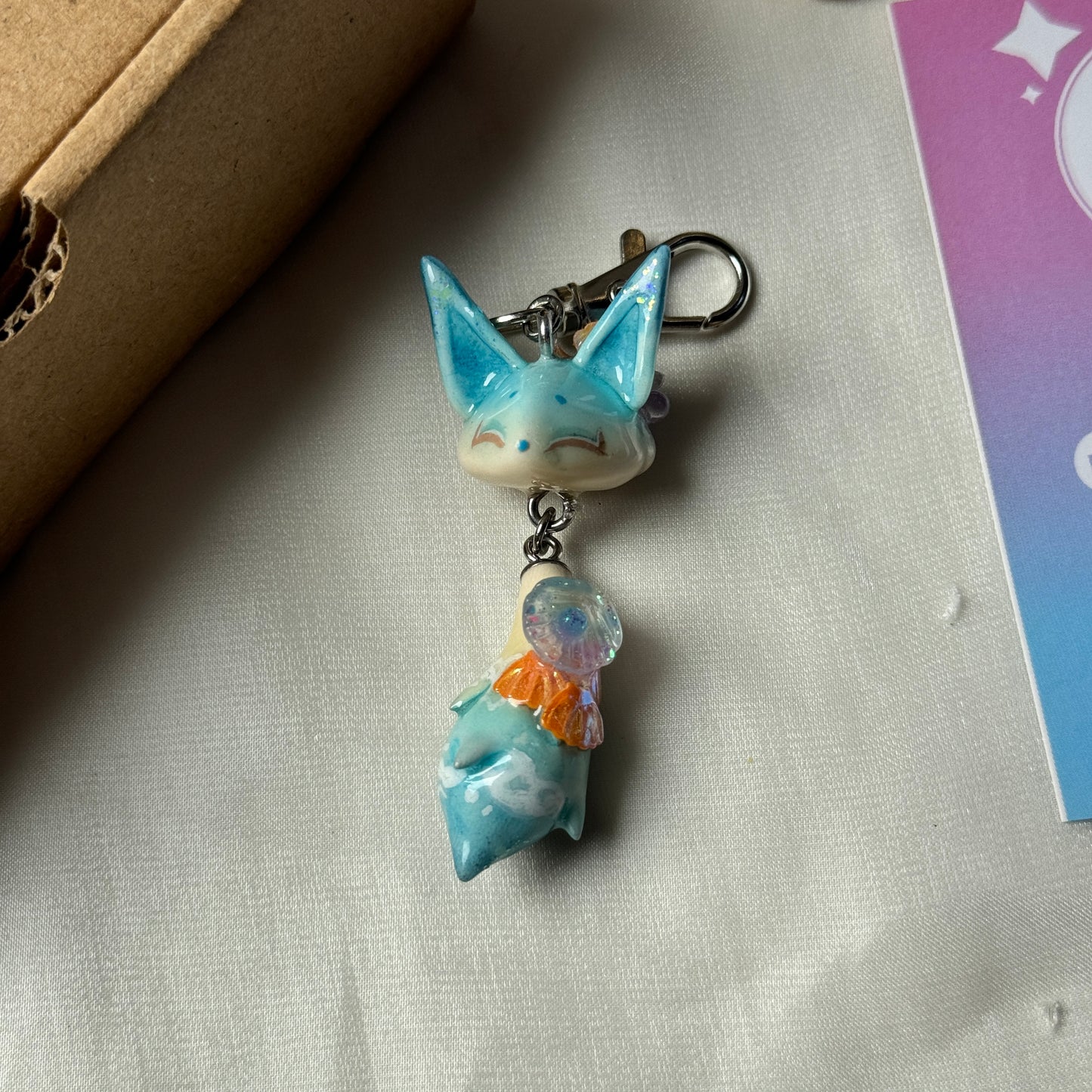 (Pre-Order) REFRESHING WAVES FOX KEYCHAIN / PHONE CHARM