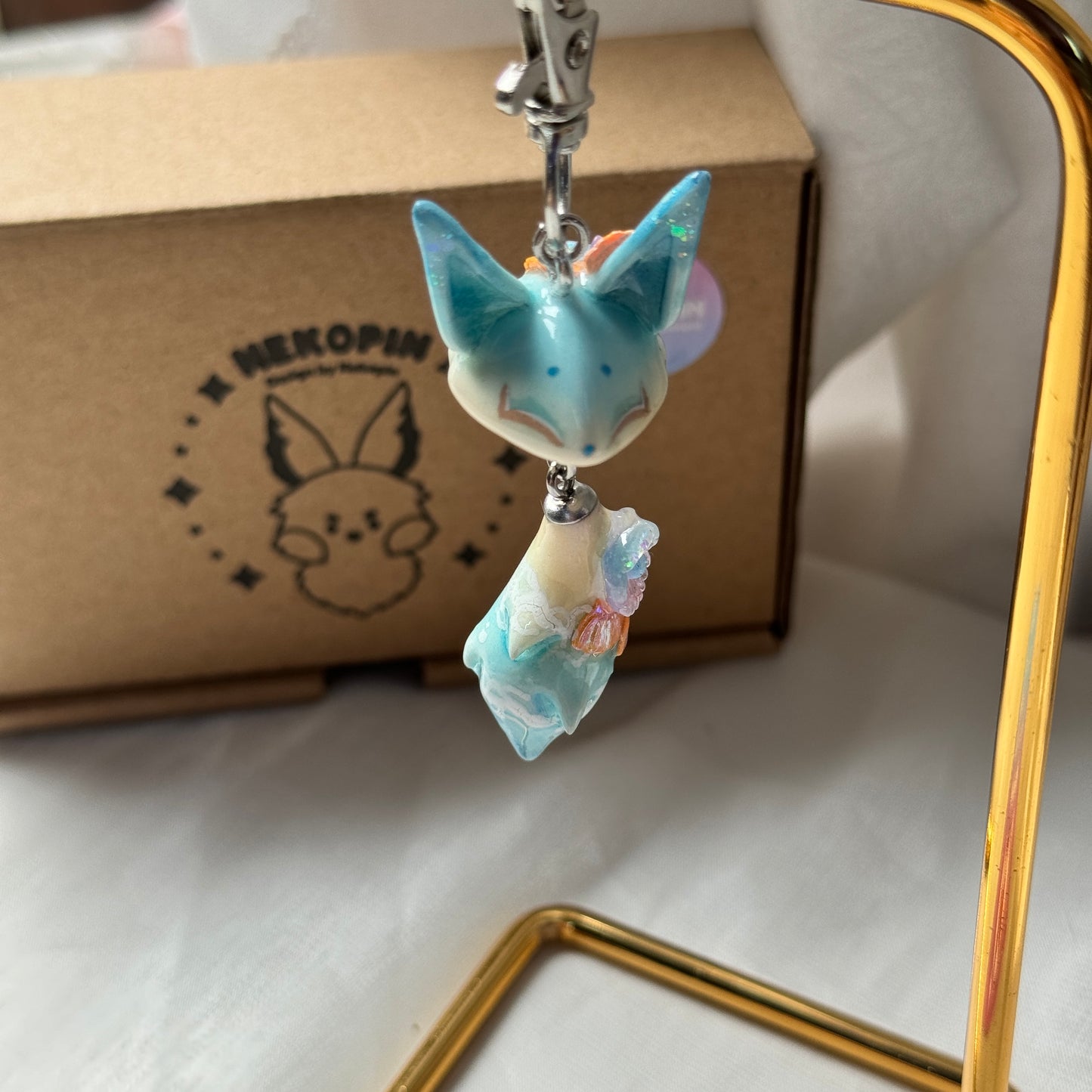 (Pre-Order) REFRESHING WAVES FOX KEYCHAIN / PHONE CHARM