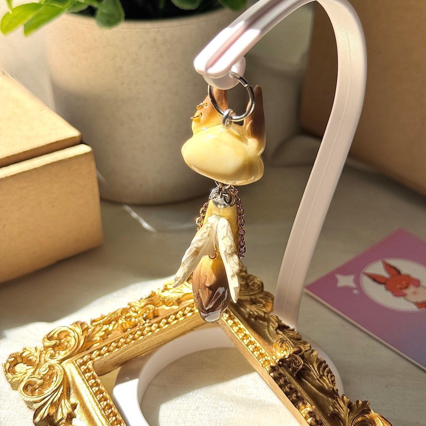 (Pre-Order) SERAPHIC WOLF KEYCHAIN / PHONE CHARM