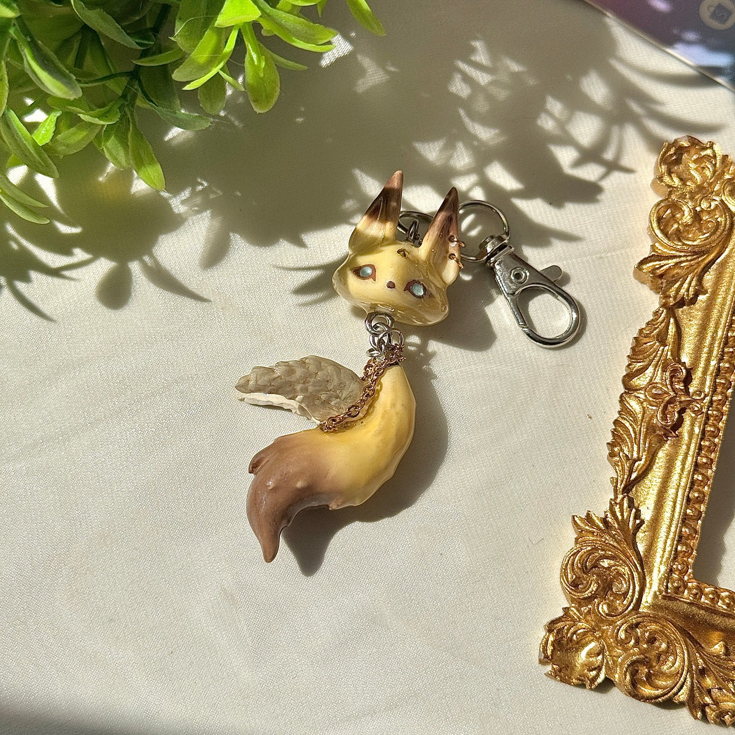 (Pre-Order) SERAPHIC WOLF KEYCHAIN / PHONE CHARM