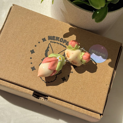 (Pre-Order) BLOSSOM BUD FOX KEYCHAIN / PHONE CHARM