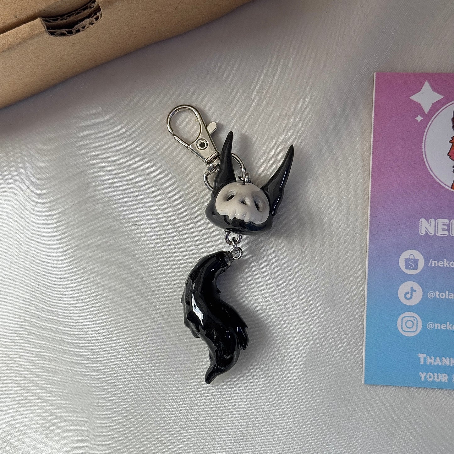 (Pre-Order) TENEBRIS WOLF KEYCHAIN / PHONE CHARM