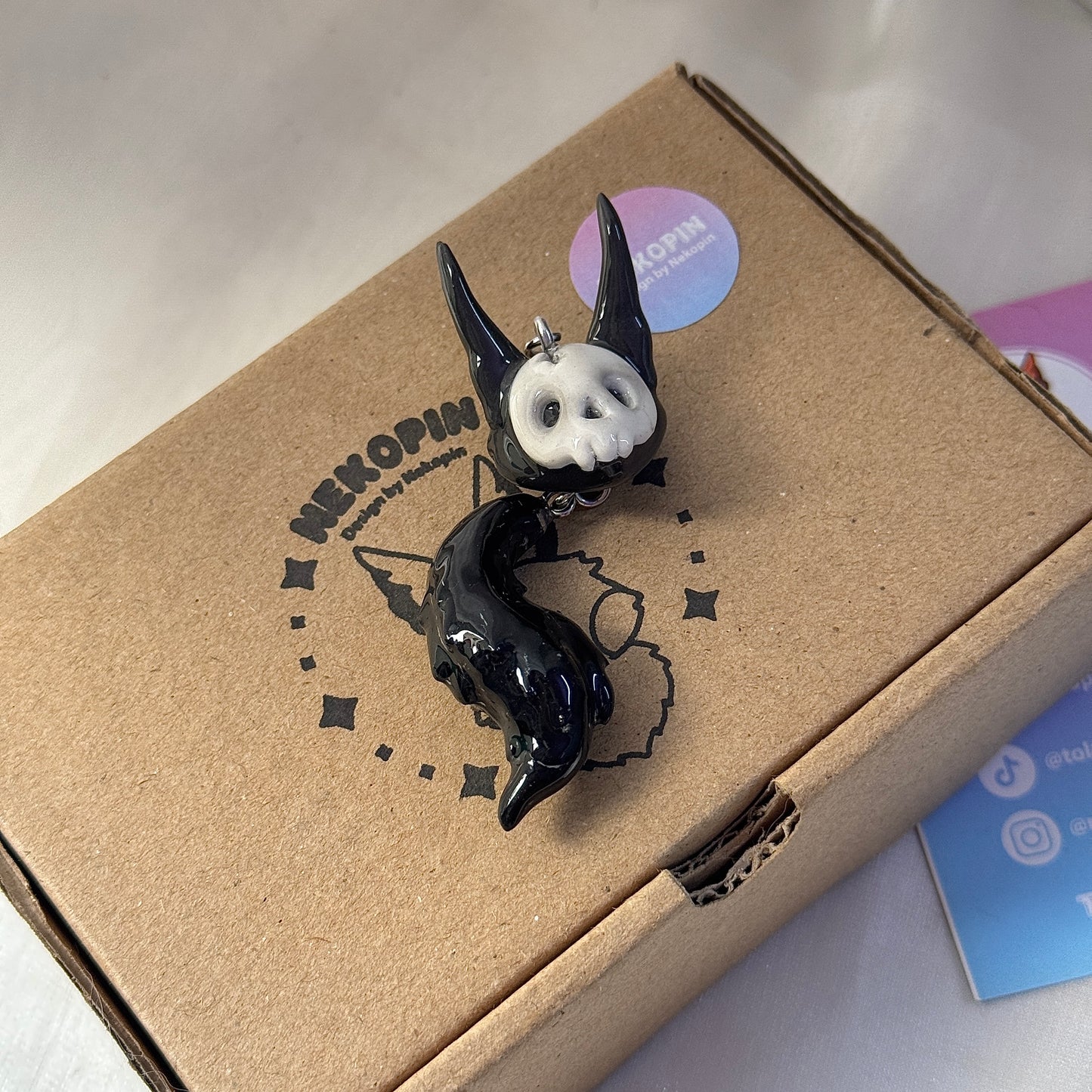 (Pre-Order) TENEBRIS WOLF KEYCHAIN / PHONE CHARM